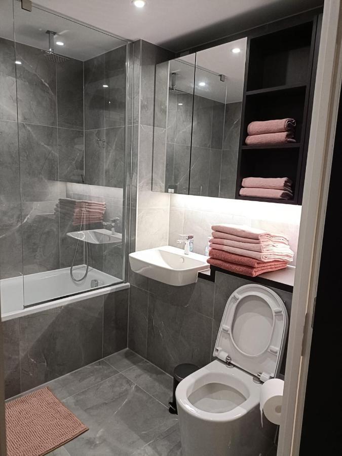 One West Point , Icon Tower Apartment London Luaran gambar