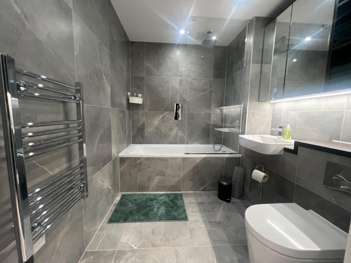 One West Point , Icon Tower Apartment London Luaran gambar