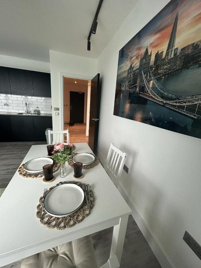 One West Point , Icon Tower Apartment London Luaran gambar